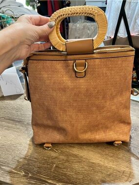 Women’s Casual Woven Top-Handle Bag in Tan NWOT
